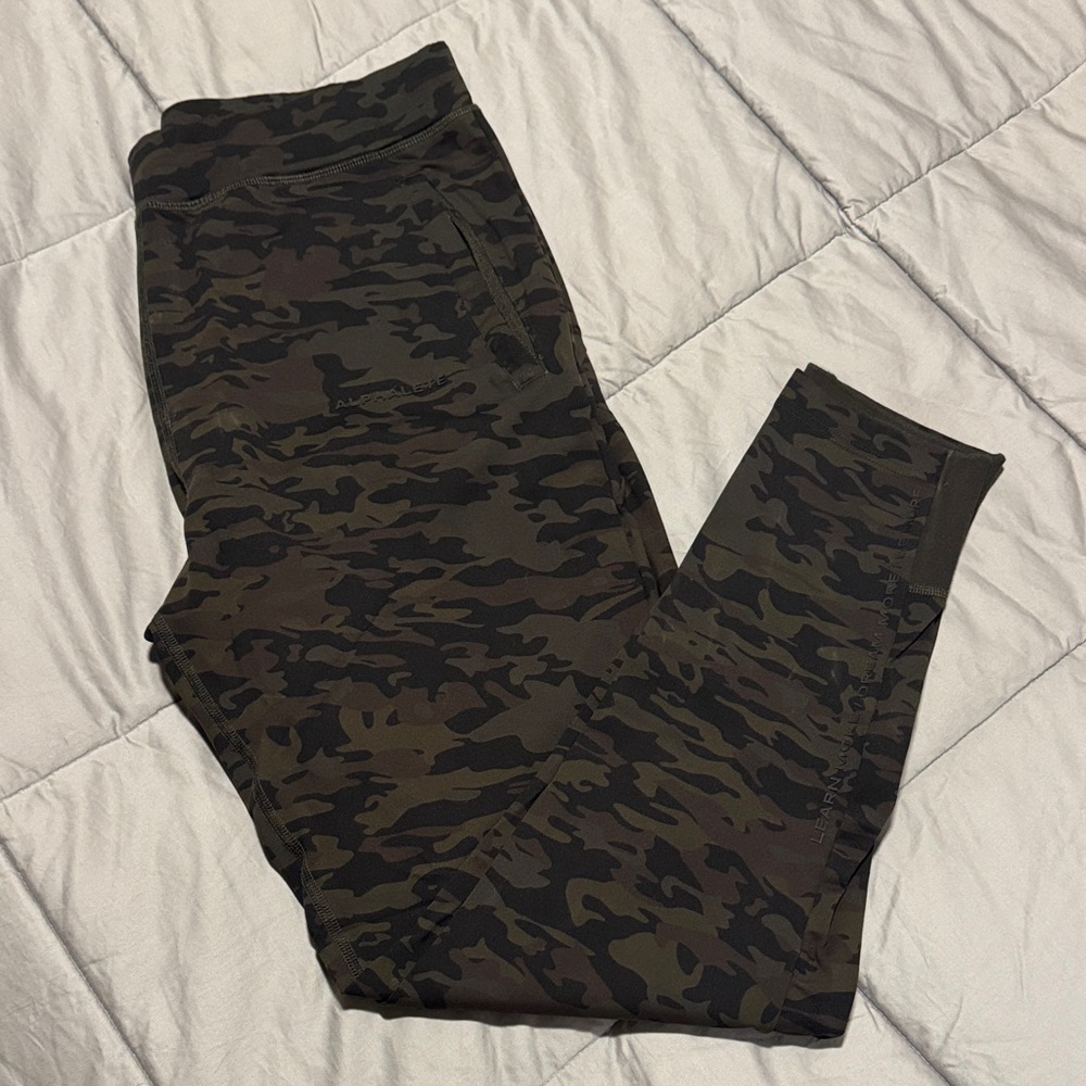 Alphalete Camo Joggers - Black and Brown